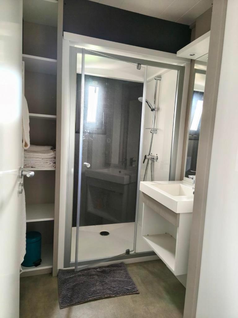 Chalet 3 Chambres Dans Un Domaine Prive Avec Piscine Chauffee Et City Park Marzan Kültér fotó